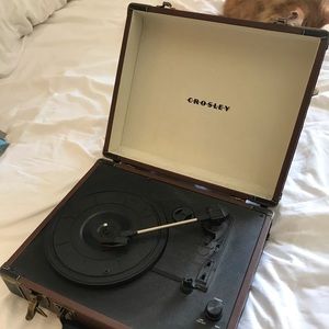 Crosley record players and 6 records